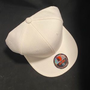 PIT BULL Fashion Hat Size 7 3/4, White, New